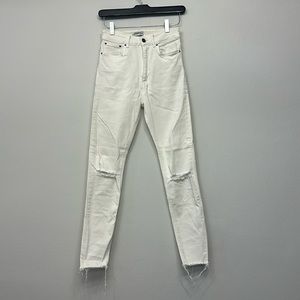 Zara woman premium denim collection white jeans with rips on the knees size 4
